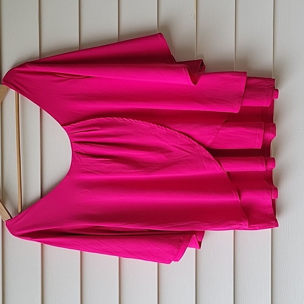 Top with Peak a Boo Bell Sleeves Size 16 - Picture 7 of 10